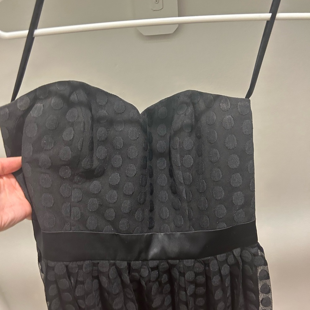 White House, black market, sweetheart, neckline black dress size medium